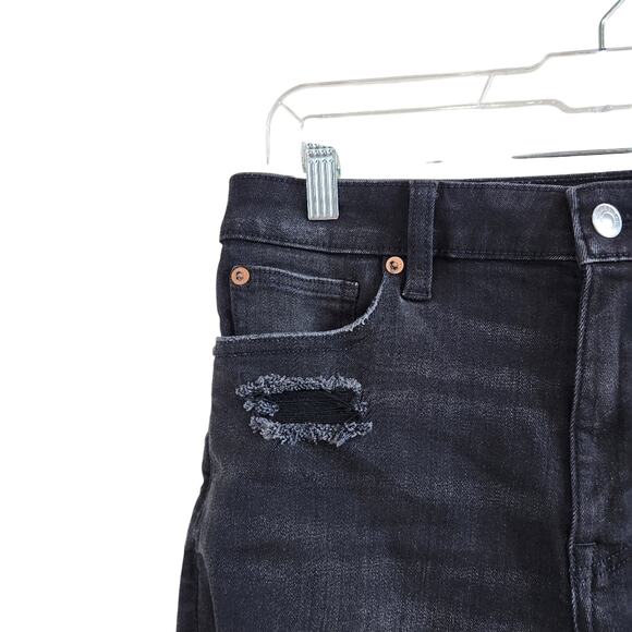 American Eagle Black Jean Shorts High Rise Shortie Distressed Frayed Hem Size 8 - Picture 4 of 7